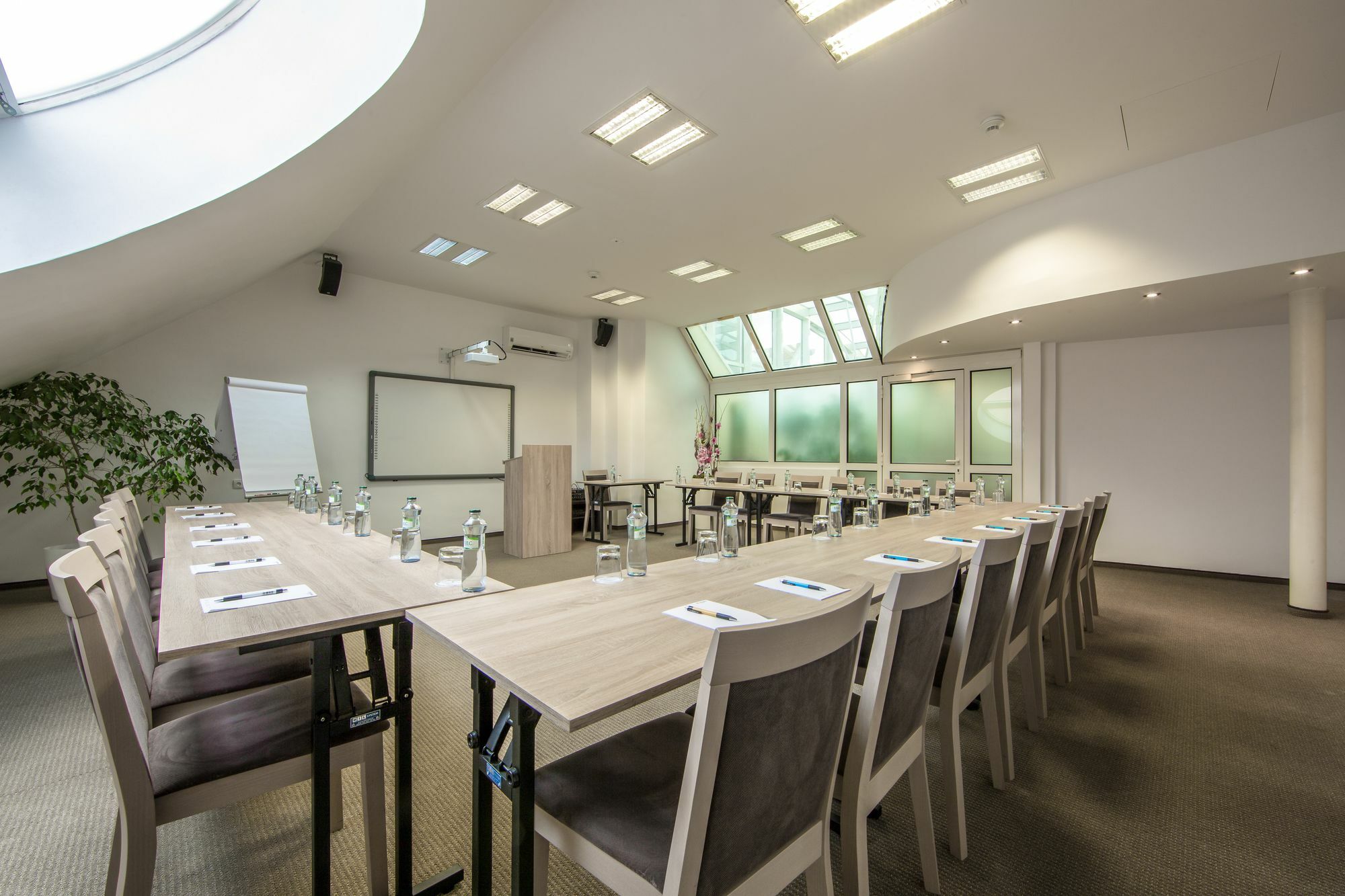 Aplend City Laurinska 11 Bratislava Ngoại thất bức ảnh